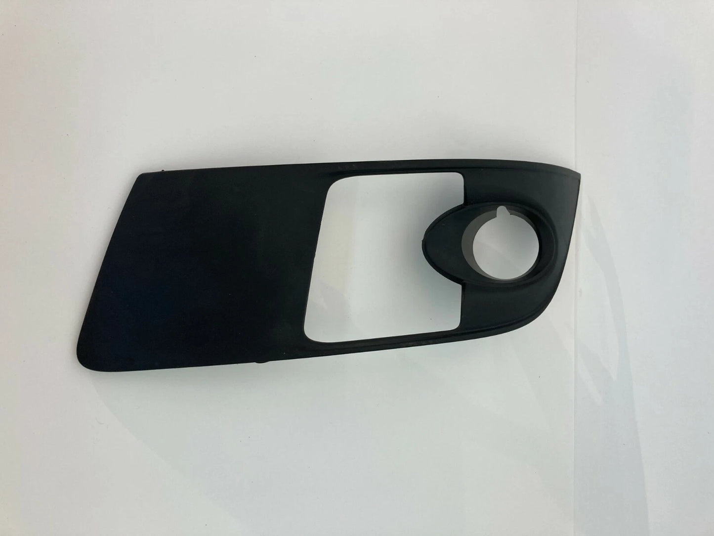 2007-2010 SATURN OUTLOOK FRONT LEFT DRIVER SIDE FOG LAMP TRIM COVER 15947965 OEM