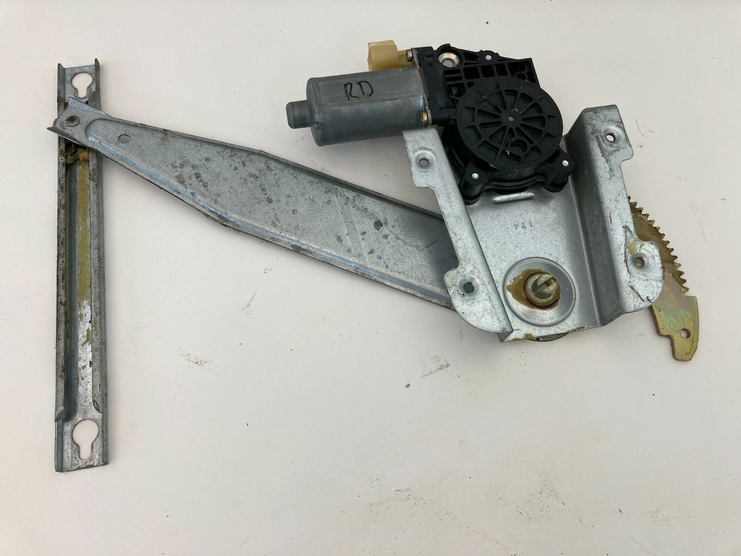 2004-2009 DODGE DURANGO REAR LEFT DRIVER SIDE DOOR WINDOW MOTOR REGULATOR OEM
