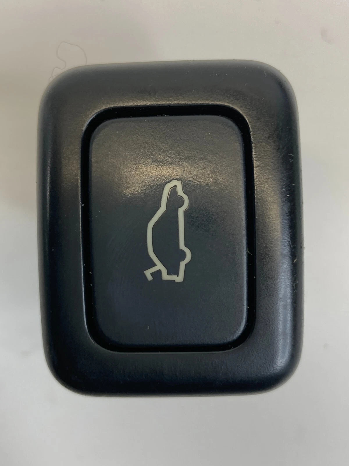 2003-2011 SAAB 9-3 93 SEDAN TRUNK LID LOCK OPEN RELEASE BUTTON SWITCH 12787917