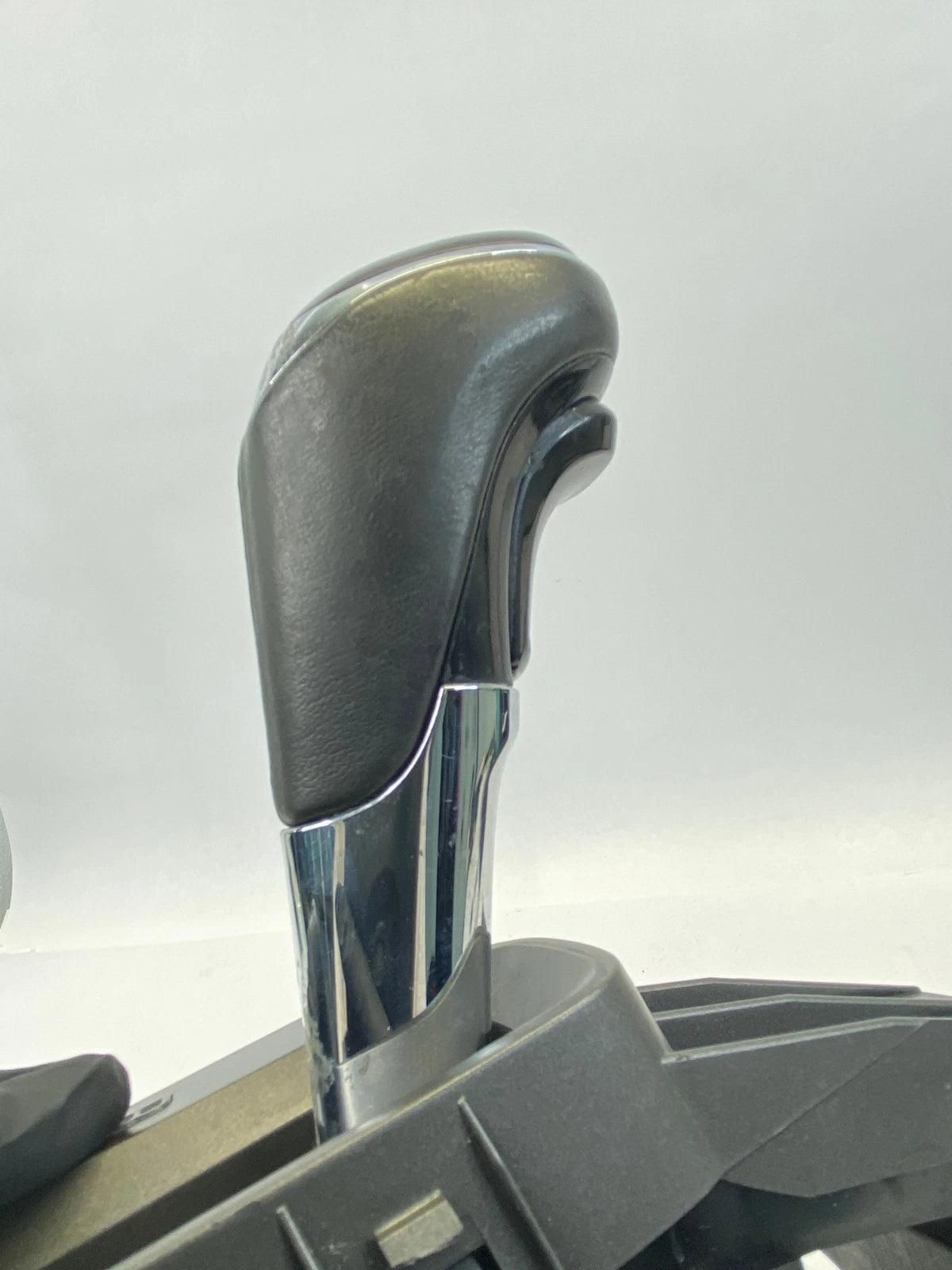 2016 2017 CHEVROLET EQUINOX AUTOMATIC SHIFTER CONTROL FRONT OEM FACTORY 23480139