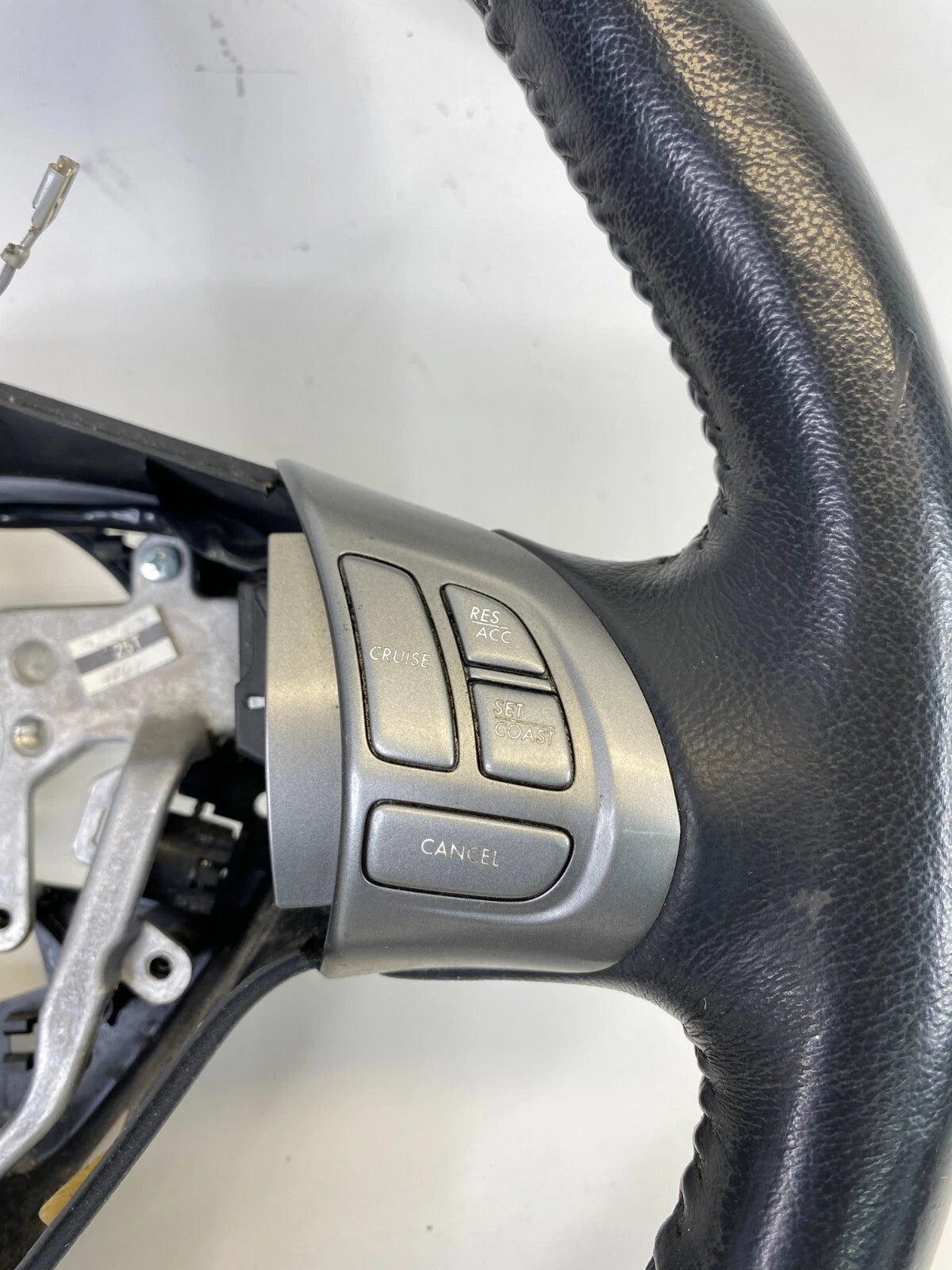 2008 2009 SUBARU OUTBACK LEGACY STEERING WHEEL W/ CRUISE CONTROL SWITCH OEM