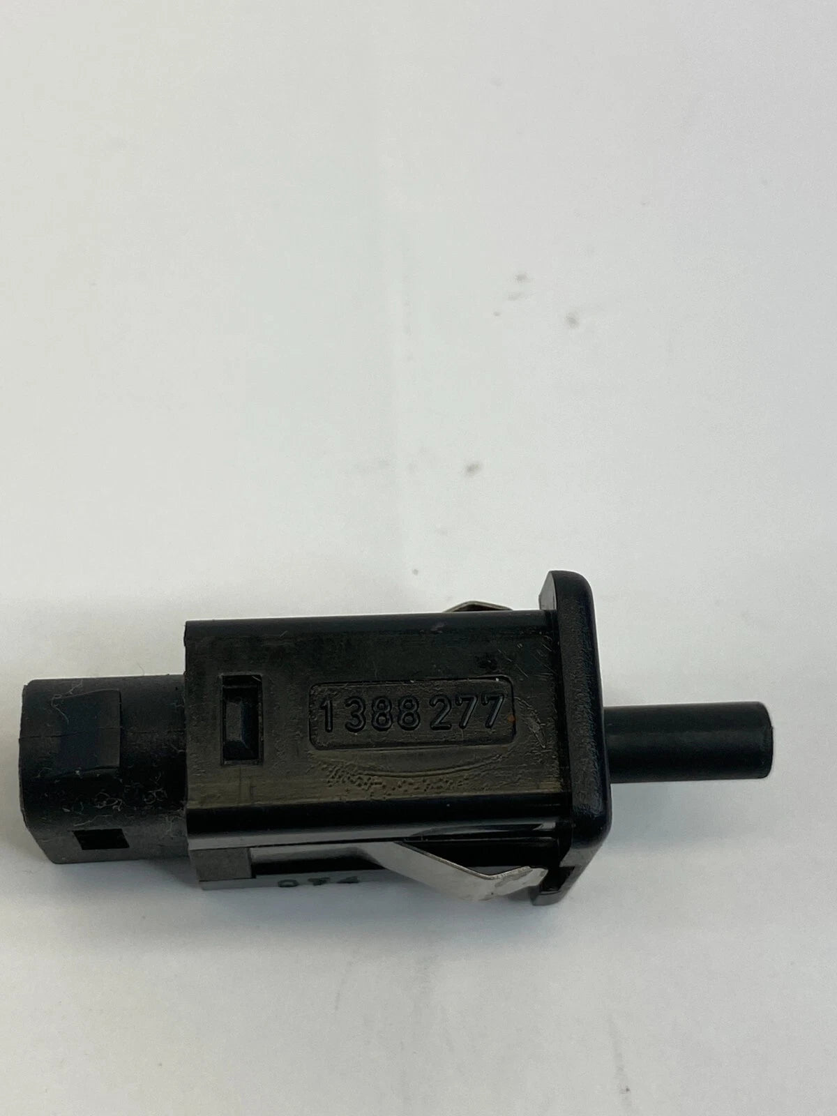 2002-2005 BMW 745I 745LI GLOVE BOX LIGHT LAMP CONTROL SENSOR SWITCH 1388277 OEM