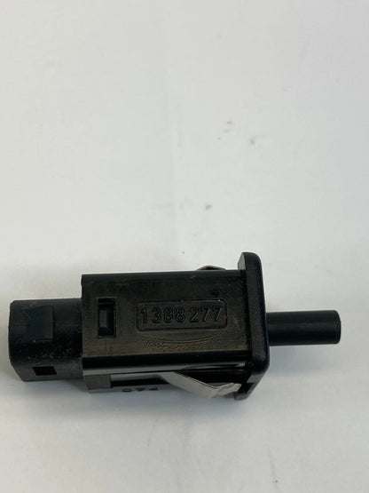 2002-2005 BMW 745I 745LI GLOVE BOX LIGHT LAMP CONTROL SENSOR SWITCH 1388277 OEM