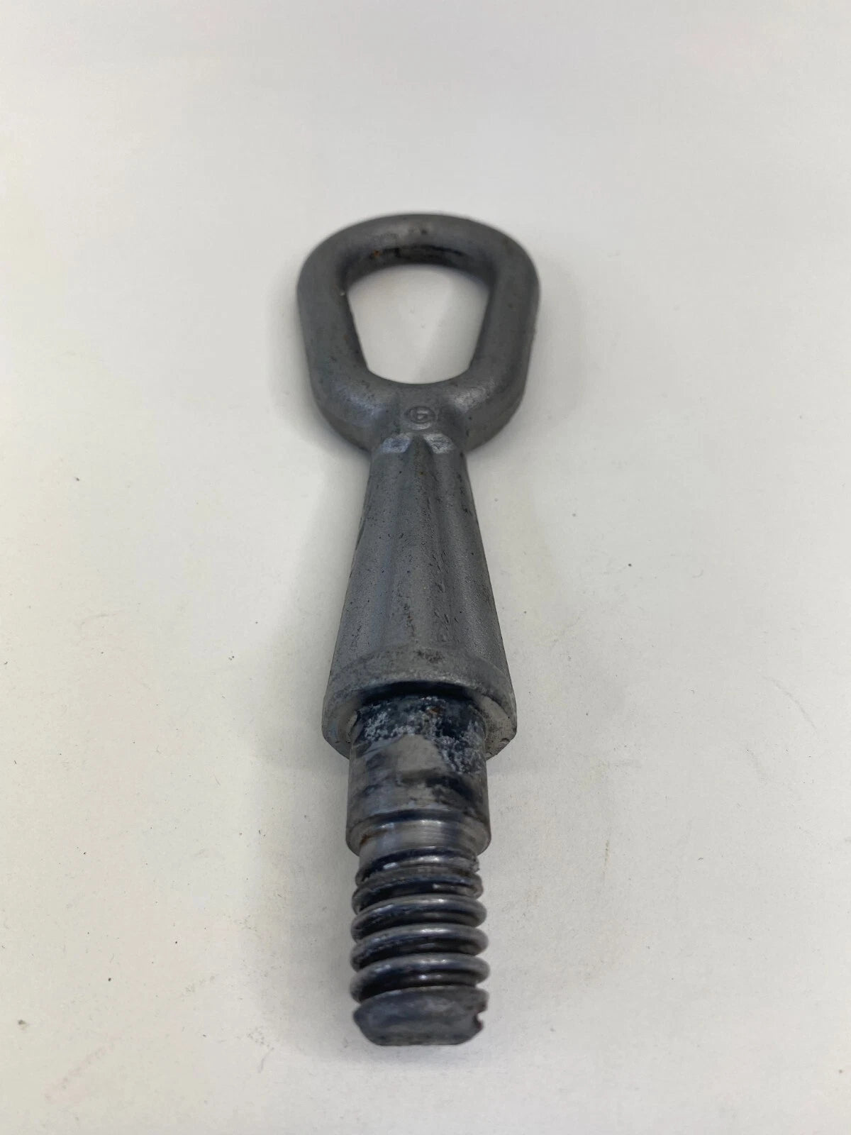 2009 09 BMW 535I XDRIVE SEDAN 4-DR TOWING HOOK TOW EYE BOLT SCREW TIE DOWN OEM