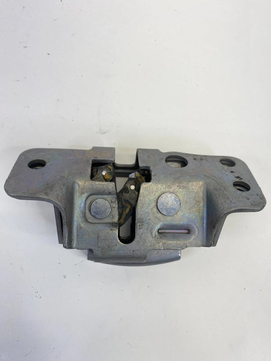 08-16 CHRYSLER TOWN & COUNTRY REAR LEFT SIDE SLIDING DOOR LOCK LATCH CATCH OEM