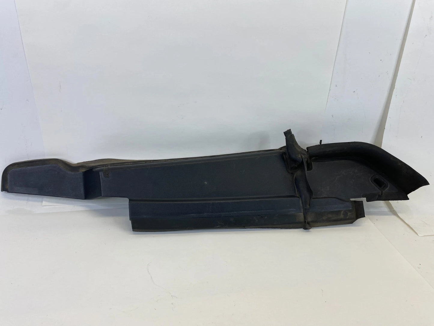 2011-2019 FORD EXPLORER FRONT DRIVER LEFT FENDER UPPER LEDGE TRIM COVER BRACKET