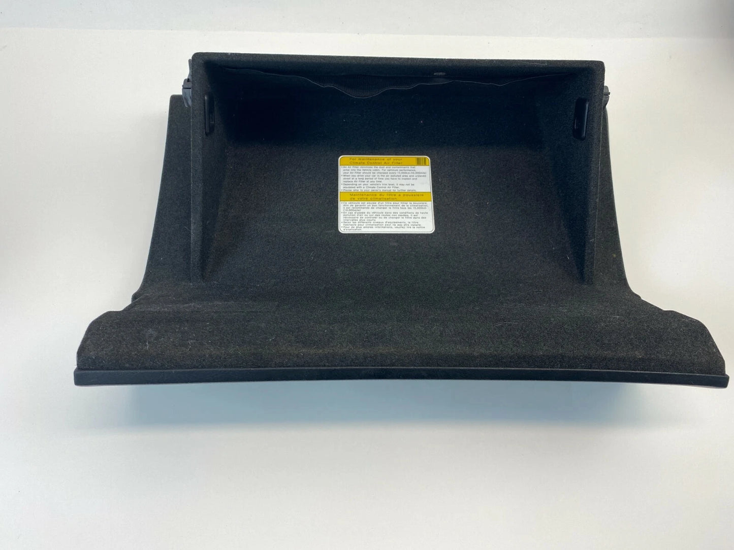 2004-2006 KIA AMANTI SEDAN GLOVE BOX GLOVEBOX STORAGE COMPARTMENT ASSEMBLY OEM