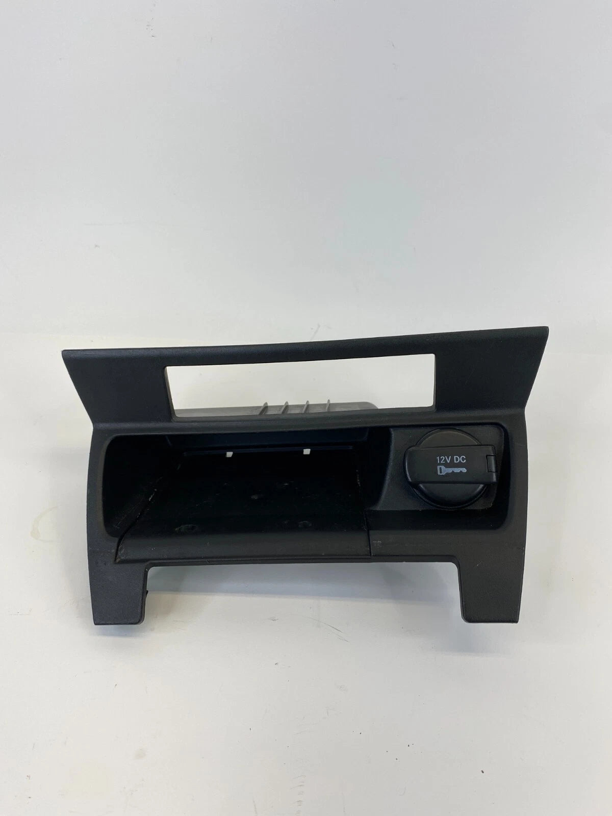 2010-2012 DODGE CALIBER CENTER FRONT CENTER DASH COMPARTMENT W/ POWER OUTLET OEM