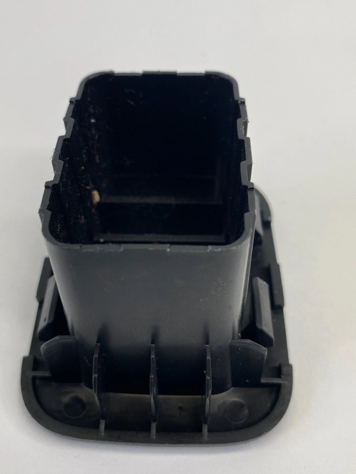 2009-2012 CHEVY TRAVERSE LOWER CENTER CONSOLE AIR VENT DUCT GRILL OUTLET OEM