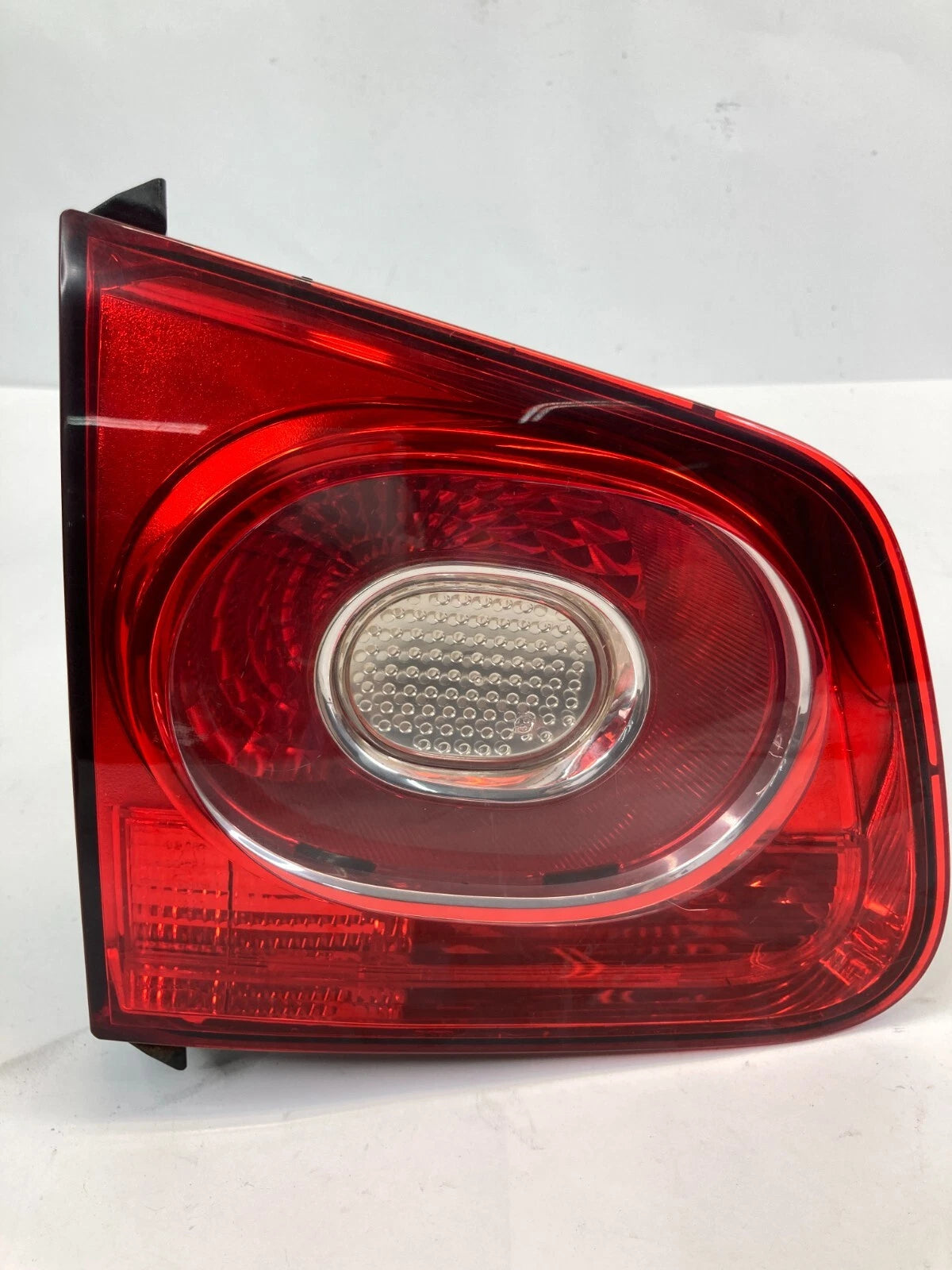 2009-2011 VOLKSWAGEN TIGUAN REAR LEFT SIDE LIFTGATE TAIL GATE INNER TAIL LIGHT