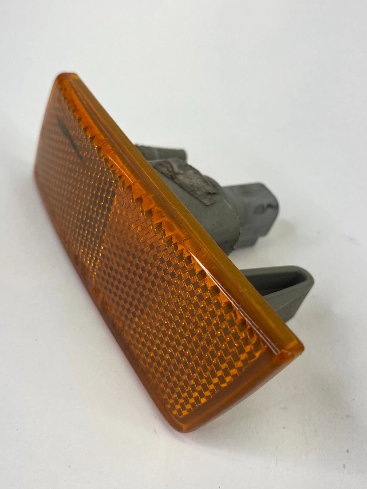 2005-2010 CHRYSLER 300 FRONT LEFT DRIVER BUMPER SIDE MARKER LIGHT LAMP OEM