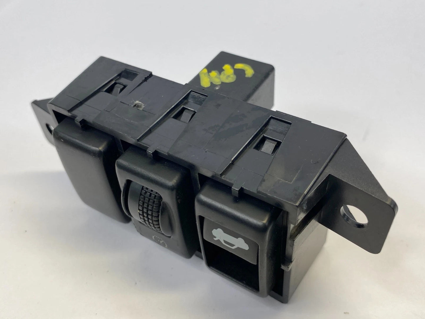 2002-2006 NISSAN ALTIMA TRUNK LID RELEASE AND DIMMER LIGHT CONTROL SWITCH OEM