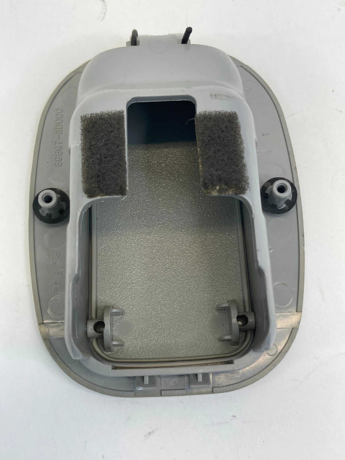 2006 07 2008 HYUNDAI SONATA REAR SEAT CHILD ANCHOR COVER TRIM BEZEL 89897-3D000