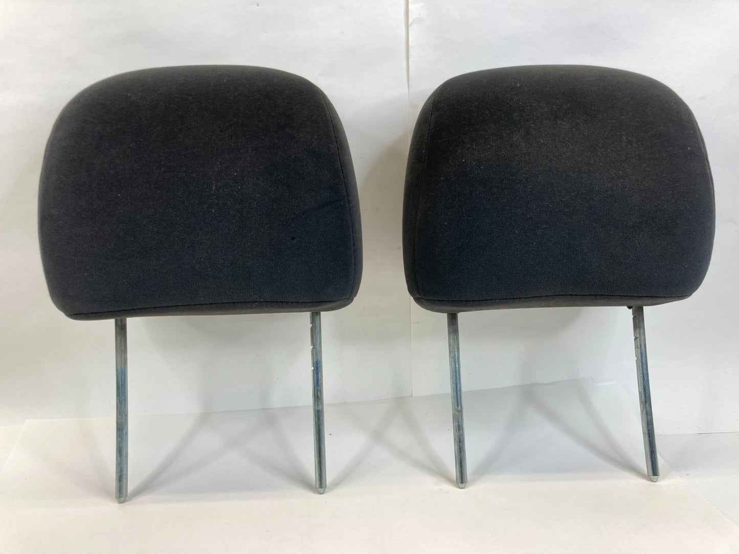 2002-2005 DODGE RAM 1500 2500 FRONT LEFT & RIGHT HEADREST HEAD REST PAIR OEM