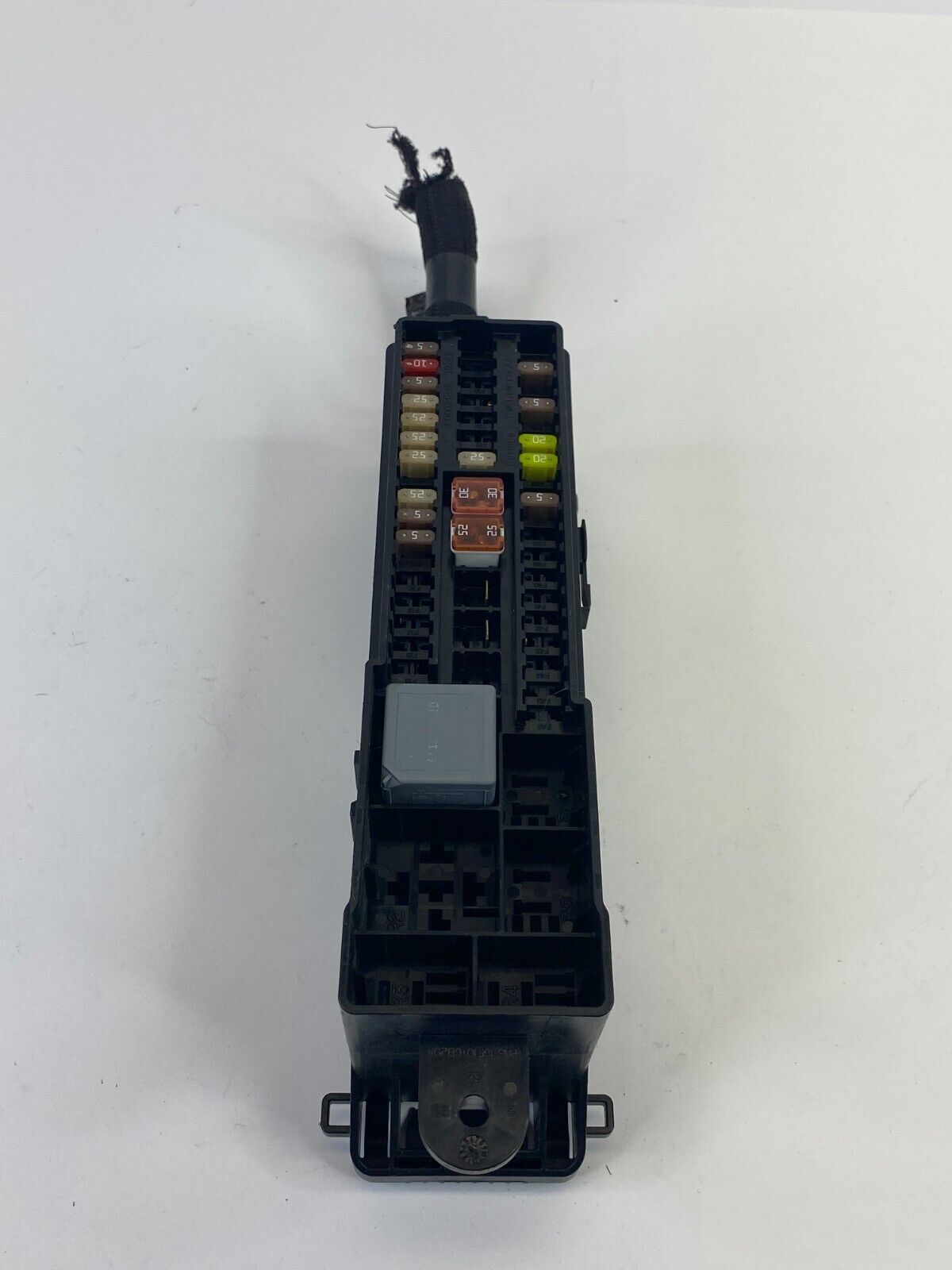 2013-2016 Ford Escape 1.6L L4 Engine Compartment Fuse Relay Junction Box OEM