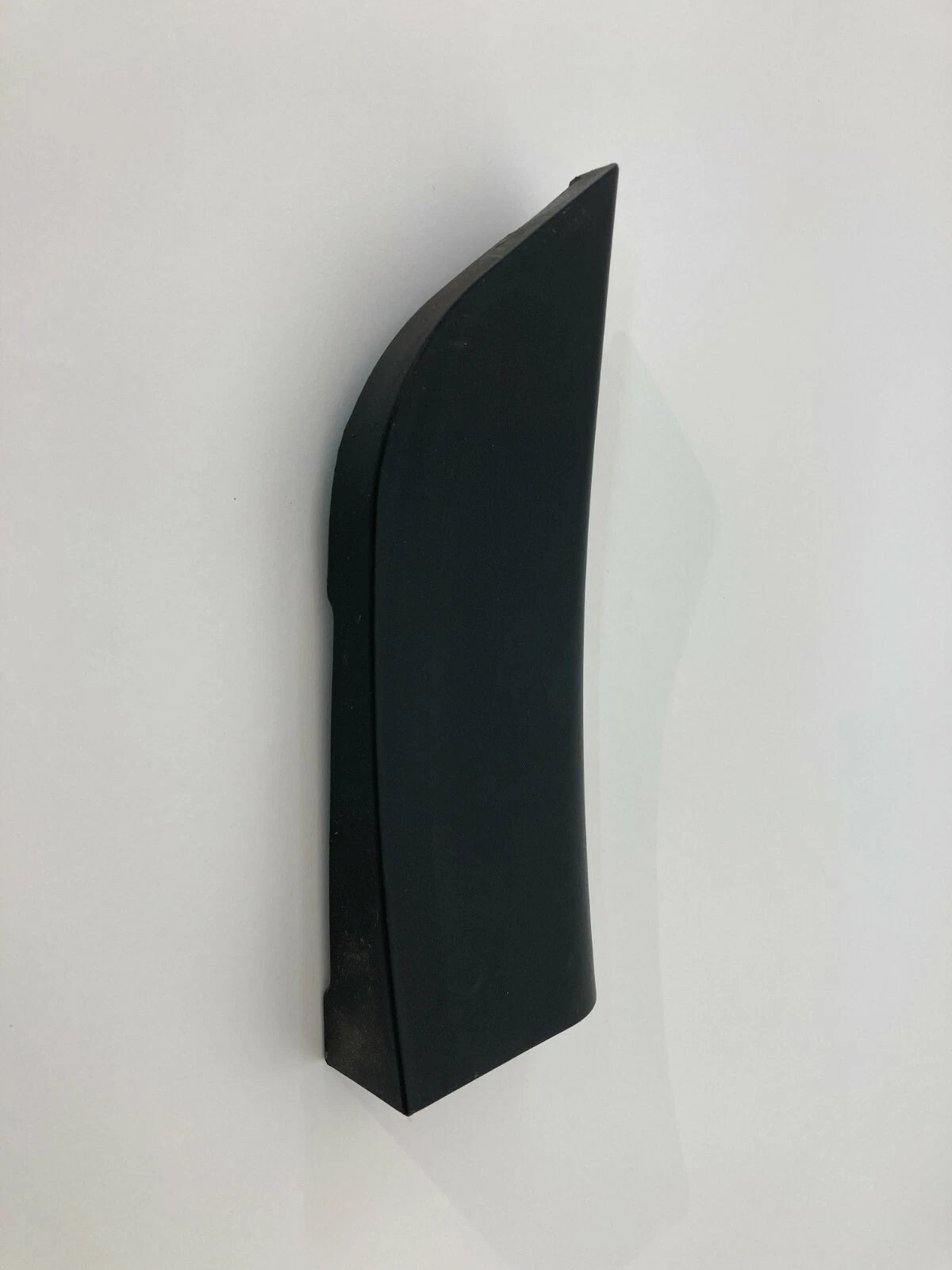08-10 CHRYSLER TOWN & COUNTRY FRONT RIGHT INNER DOOR MIRROR CORNER COVER TRIM