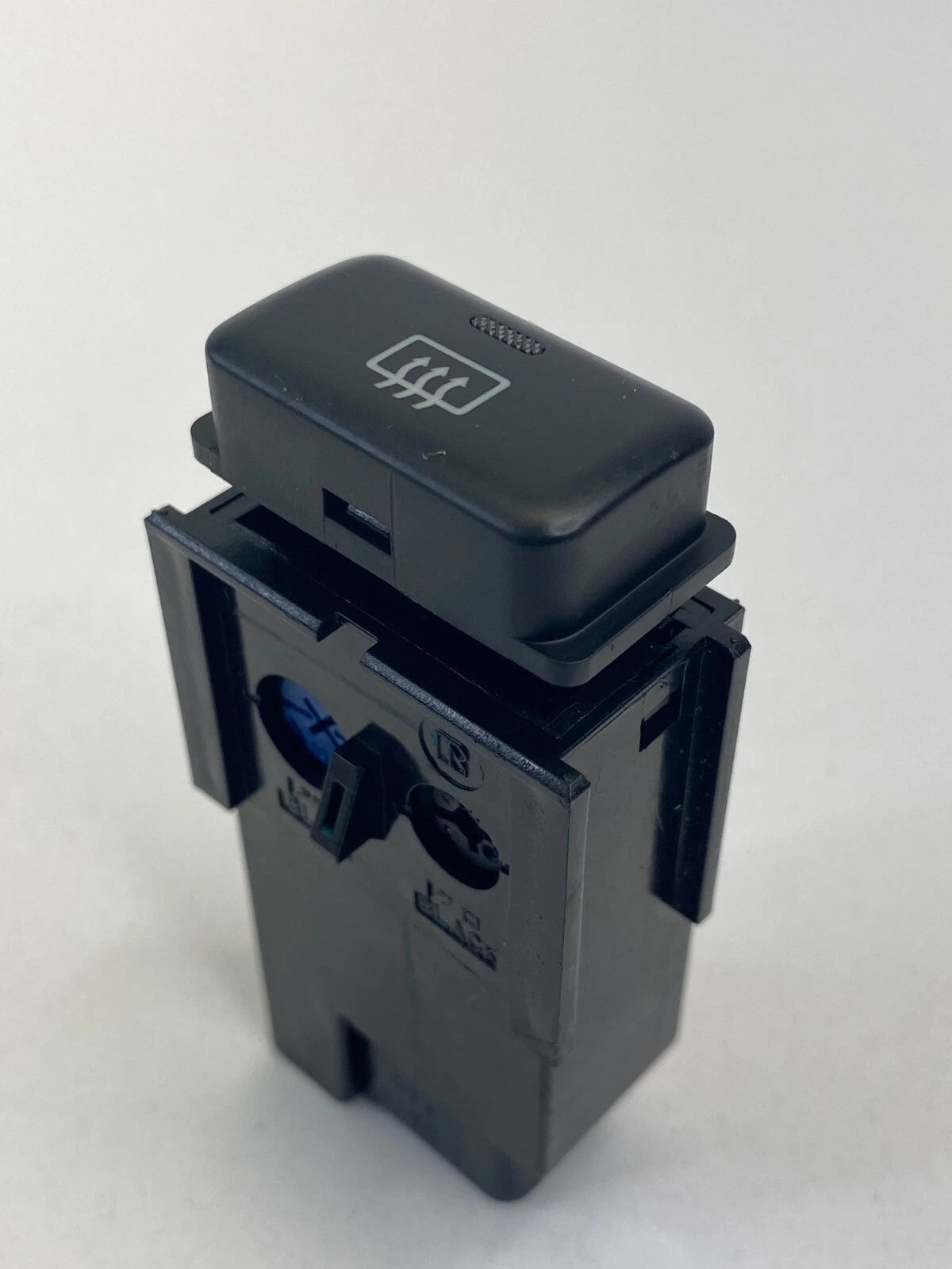 1992-1996 TOYOTA CAMRY REAR WINDSHIELD DEFROSTER CONTROL BUTTON SWITCH ASSEMBLY