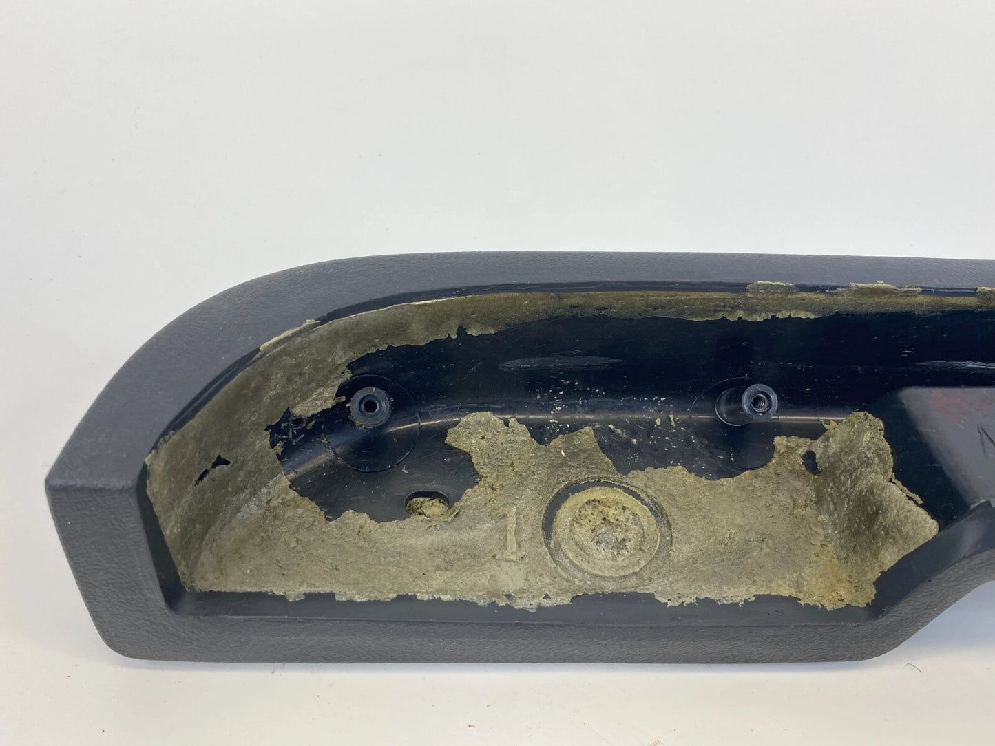 2001 2002 CHEVROLET CHEVY S10 REAR LEFT SIDE DOOR ARMREST PULL HANDLE OEM