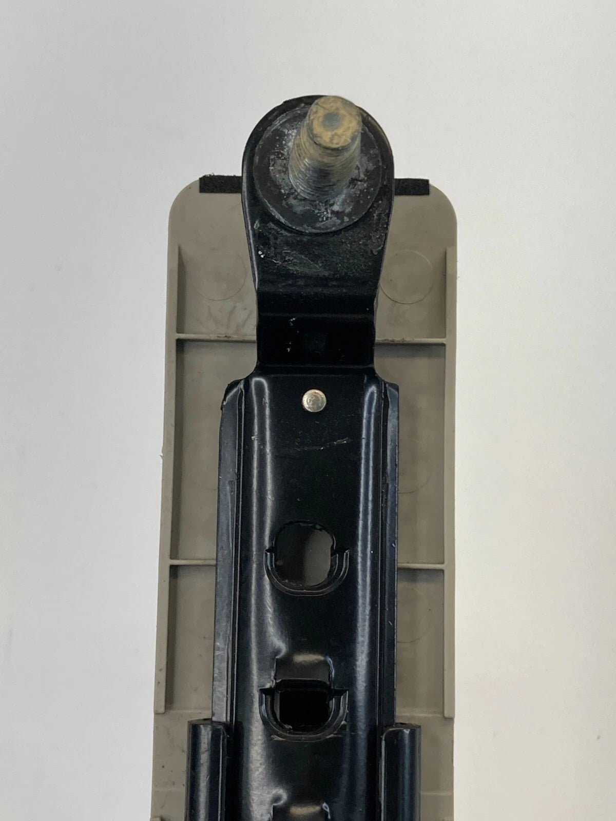 2007-2010 FORD EDGE FRONT RIGHT PASSENGER SEAT BELT HEIGHT ADJUSTER TRIM OEM