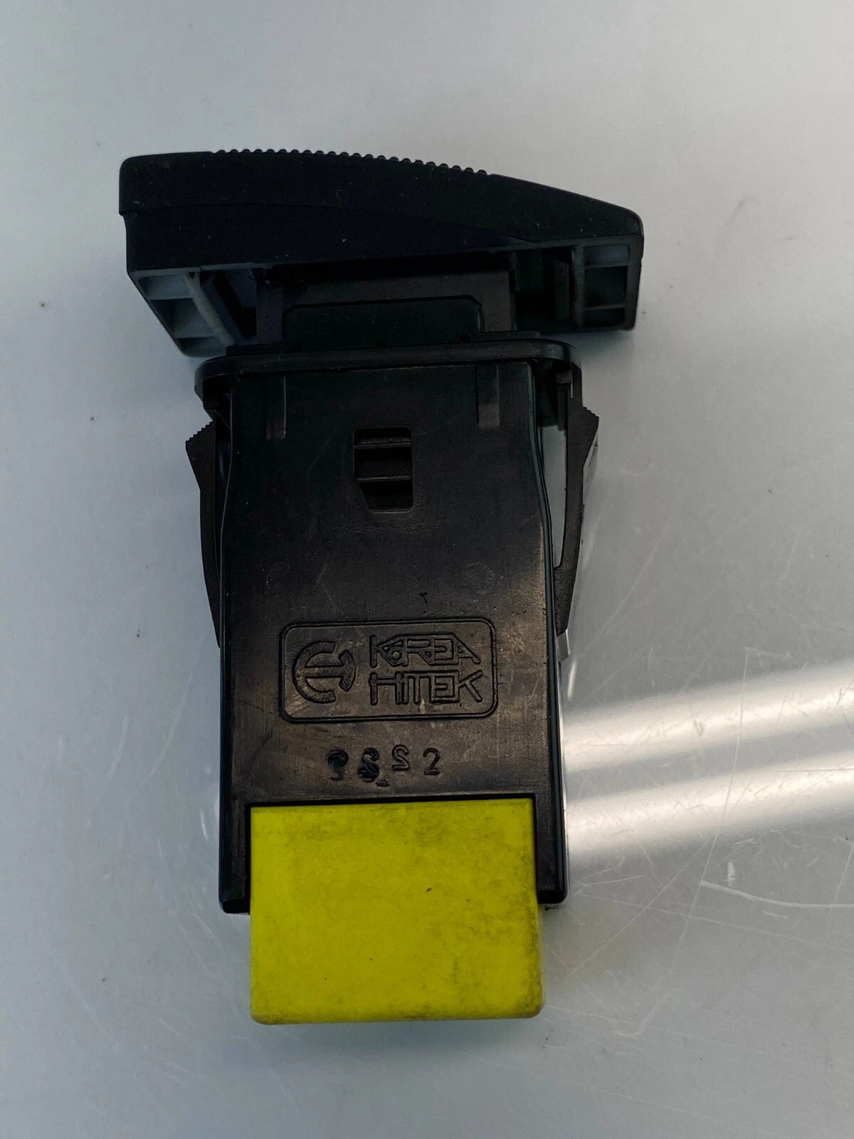 2002 2003 2004 KIA SPECTRA REAR HEAT DEFROST BUTTON CONTROL SWITCH OEM