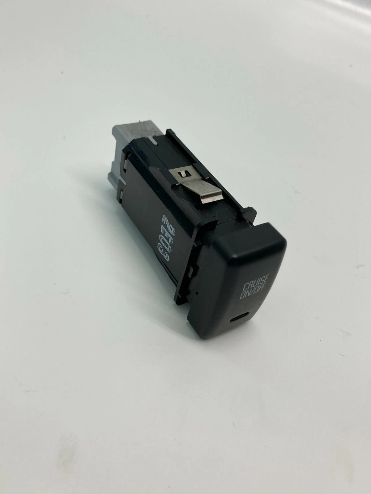 98-02 ISUZU RODEO 01-02 RODEO SPORT DASH CRUISE CONTROL BUTTON SWITCH M16334 OEM