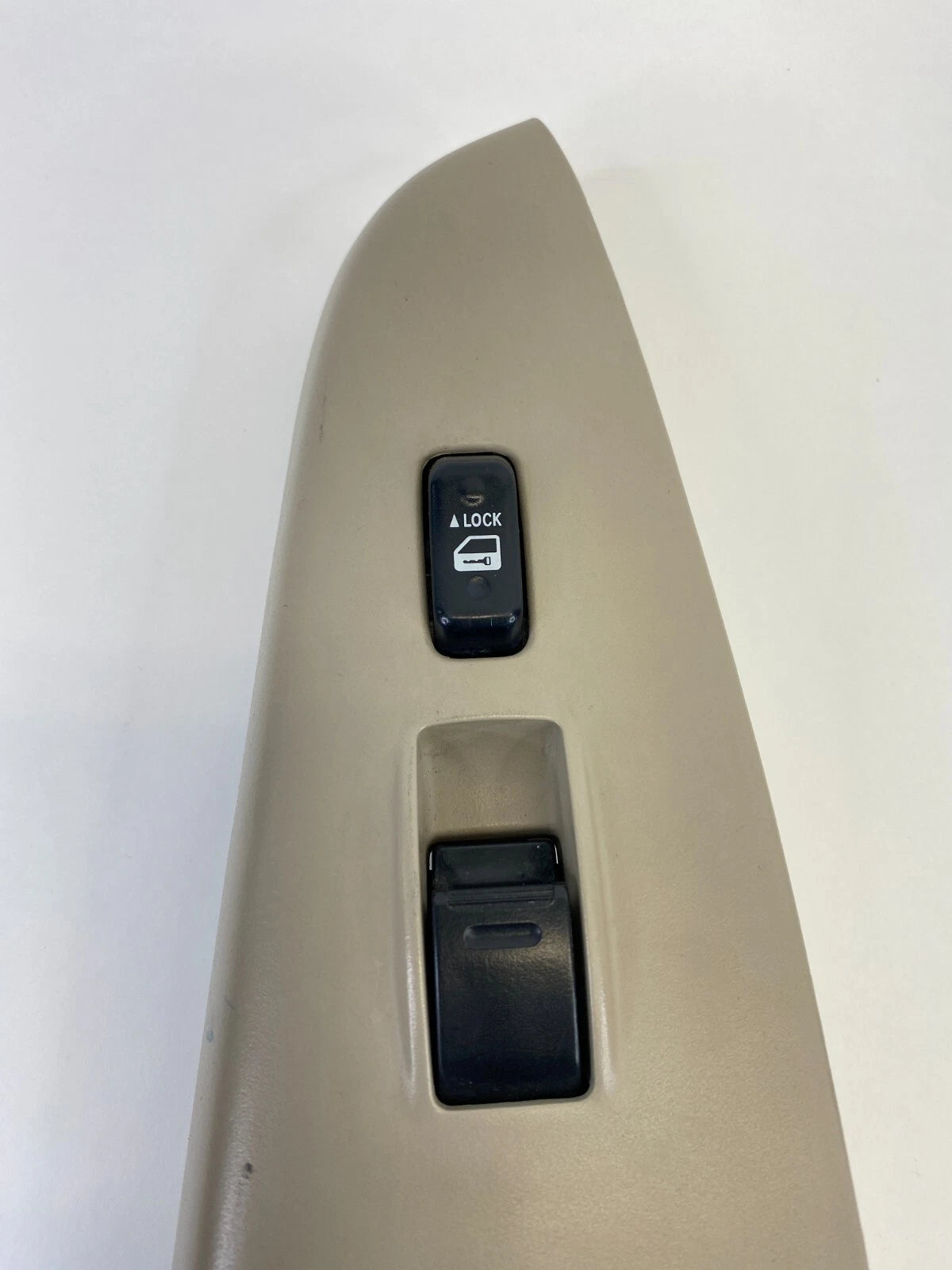 2004-2008 TOYOTA SOLARA FRONT RIGHT PASSENGER DOOR WINDOW LOCK SWITCH 74231AA090