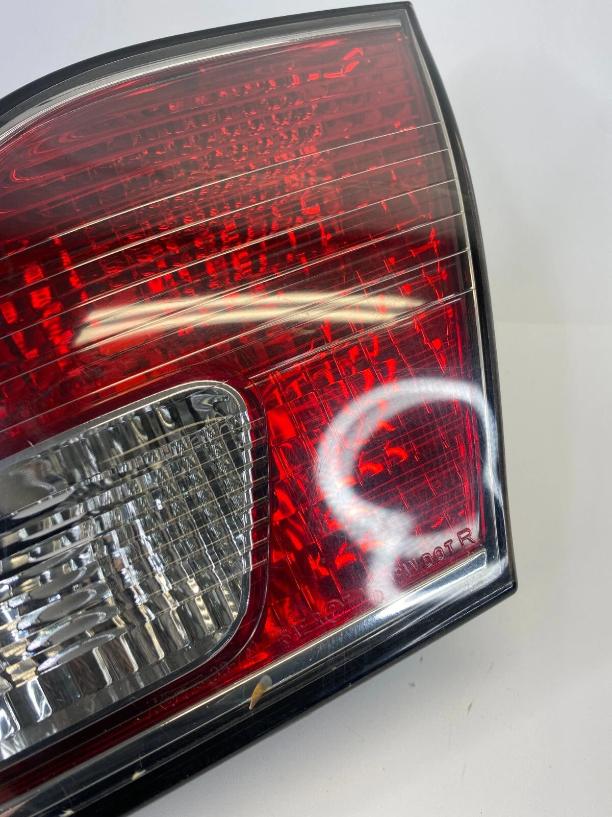 2002-2003 LEXUS ES300 REAR RIGHT PASSENGER SIDE INNER TAIL LIGHT LAMP OEM