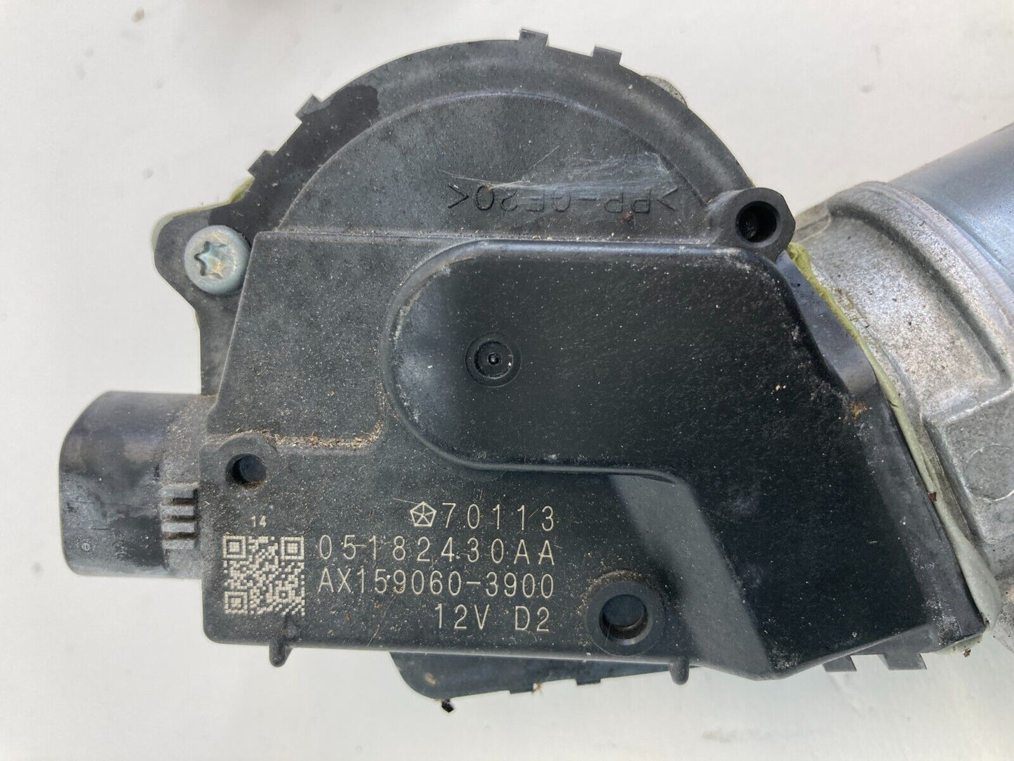 2012-2019 Fiat 500 Front Windshield Wiper Transmission Motor 05182430AA