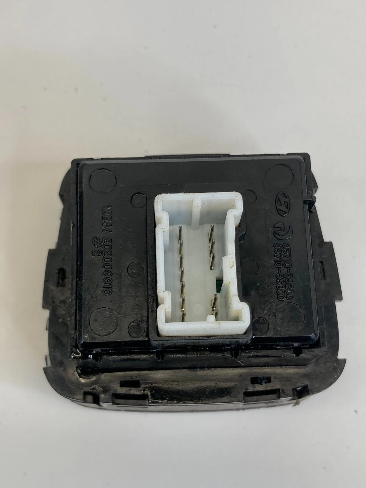 2011-2015 HYUNDAI SONATA FRONT CENTER CONSOLE SIDE SEAT HEATER SWITCH BUTTON