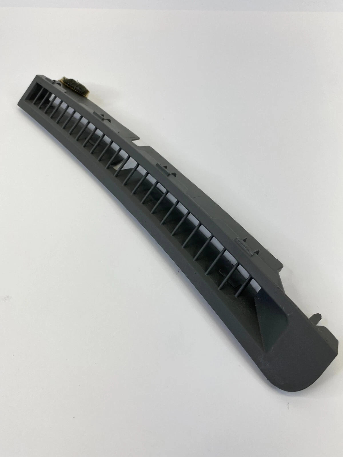 2007-2013 NISSAN ALTIMA DASH UPPER RIGHT DEFROSTER GRILLE TRIM 68742-JA00A OEM
