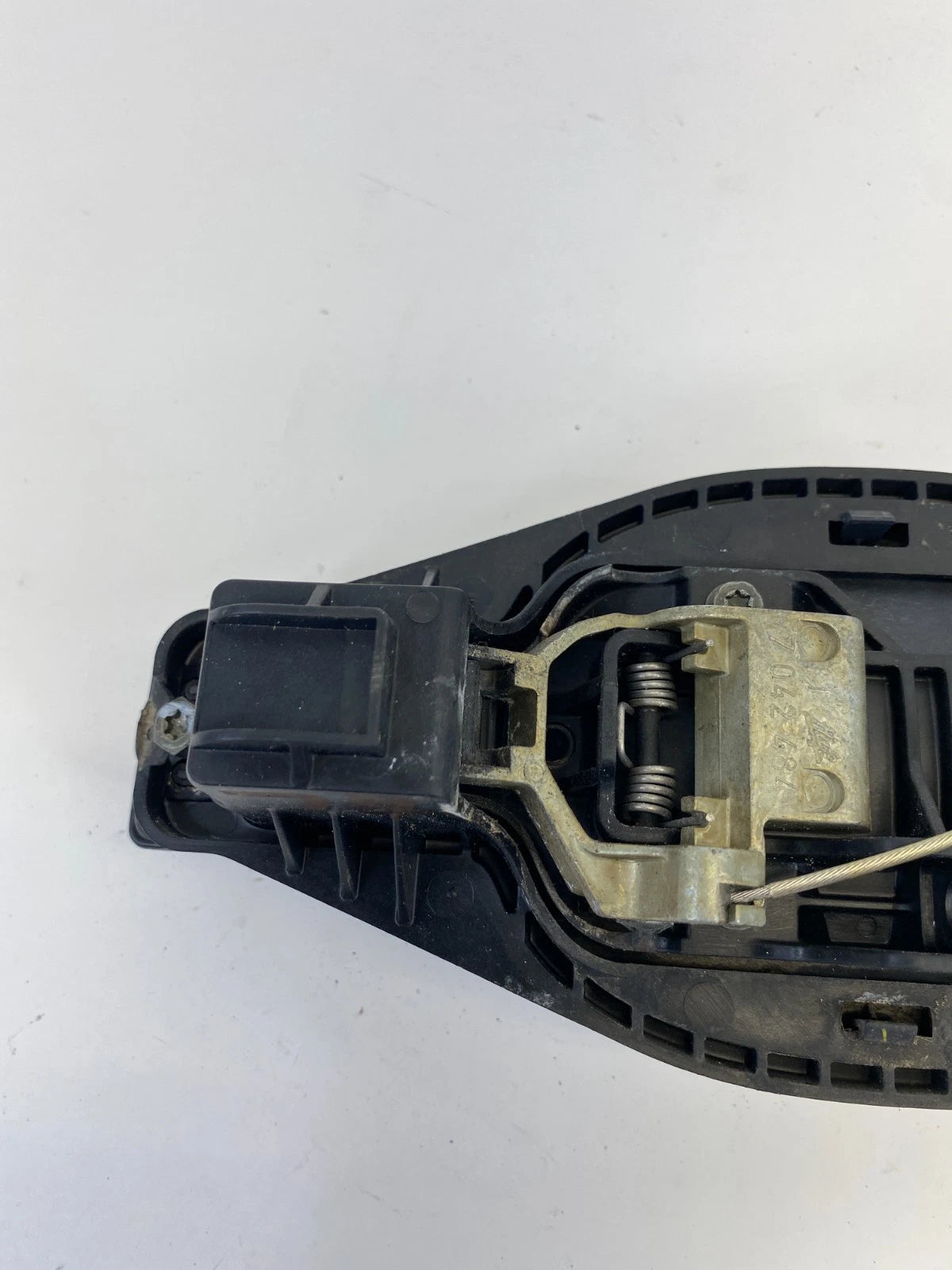 2003-2008 LAND ROVER RANGE ROVER REAR LEFT SIDE EXTERIOR DOOR HANDLE ASSEMBLY
