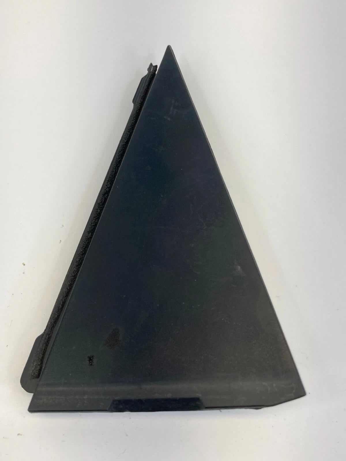 09 10 HYUNDAI ELANTRA REAR LEFT BACK DOOR INNER DELTA CORNER TRIM OEM 839102H001