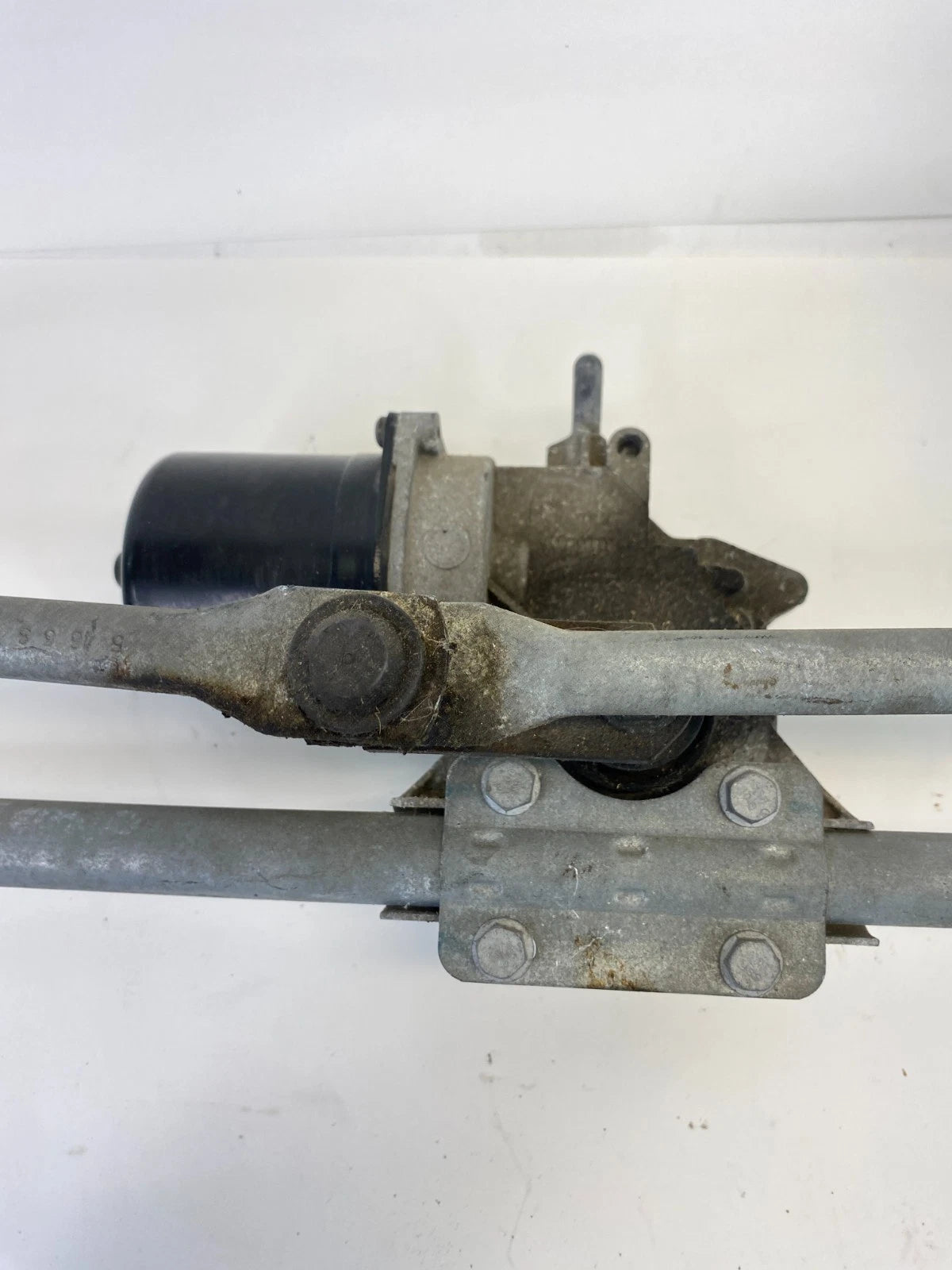 2013-2019 FORD EXPLORER INTERCEPTOR FRONT WINDSHIELD WIPER MOTOR W/ LINKAGE