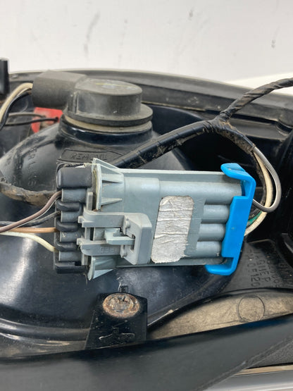 2000-2005 Chevrolet Monte Carlo Right Passenger Tail Light Taillight OEM