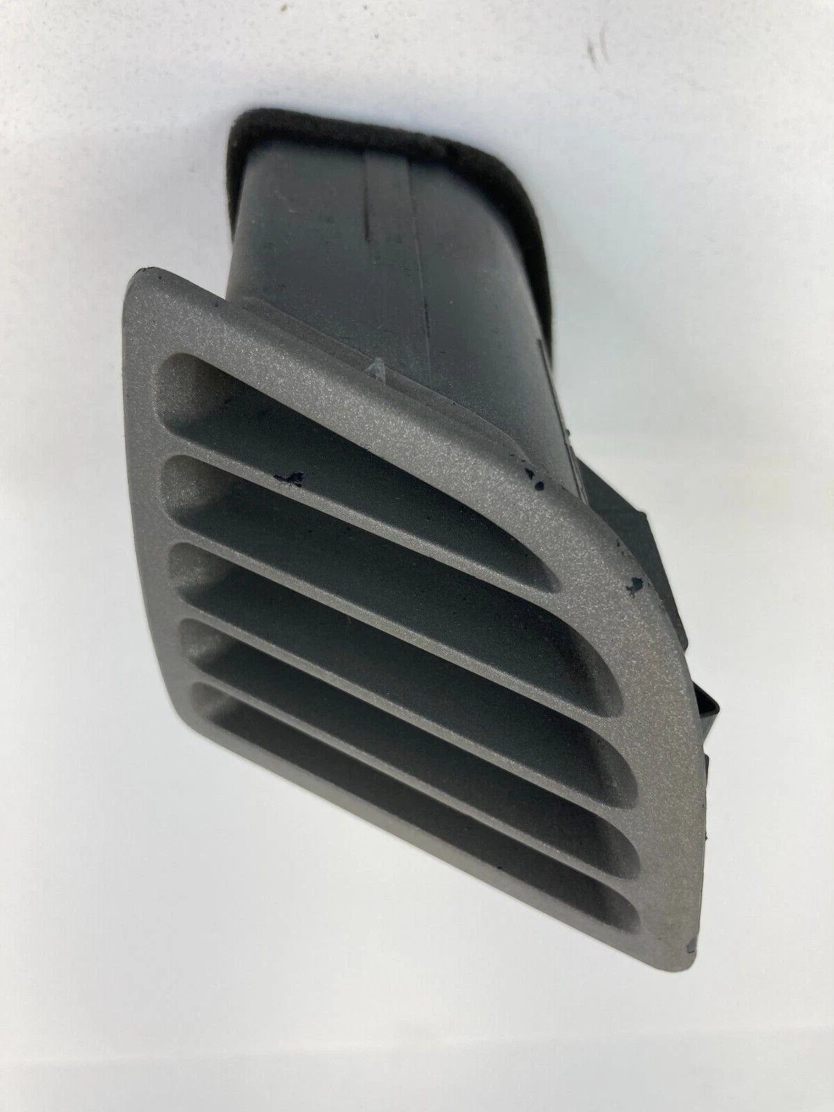 2003 2004 INFINITI G35 RIGHT SIDE DASH A/C AIR VENT DEFROSTER GRILL 68740-AM601