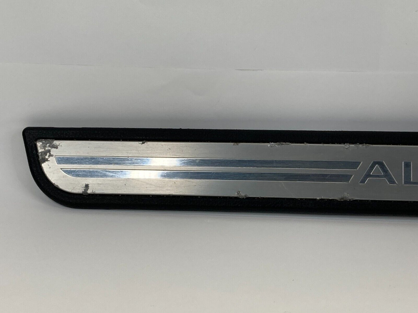 2007-2013 Nissan Altima Front Left Door Scuff Sill Trim Plate 999M1-UT000 OEM