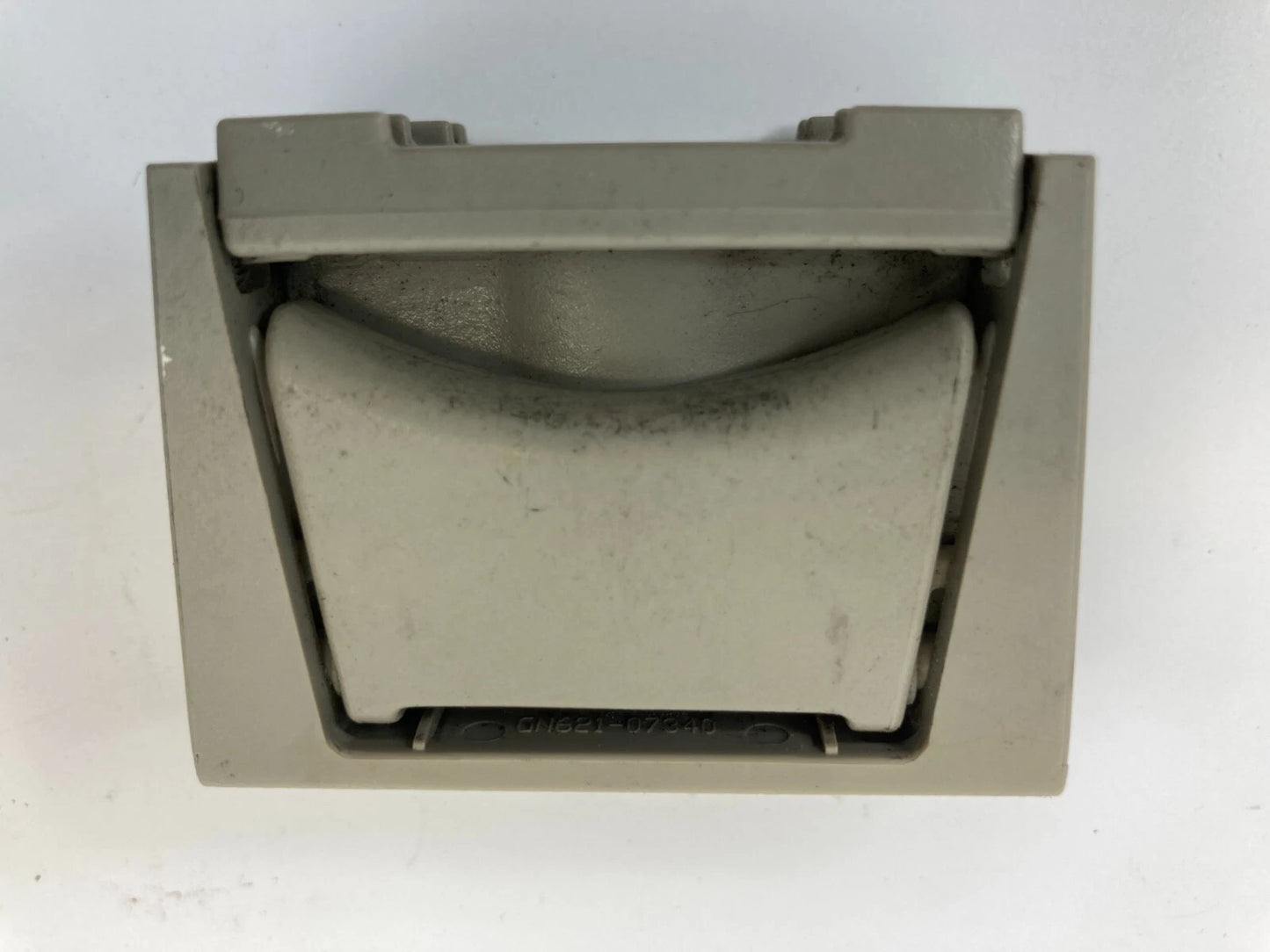 09-13 TOYOTA COROLLA CENTER CONSOLE CUP HOLDER INSERT DIVIDER OEM 5562002140