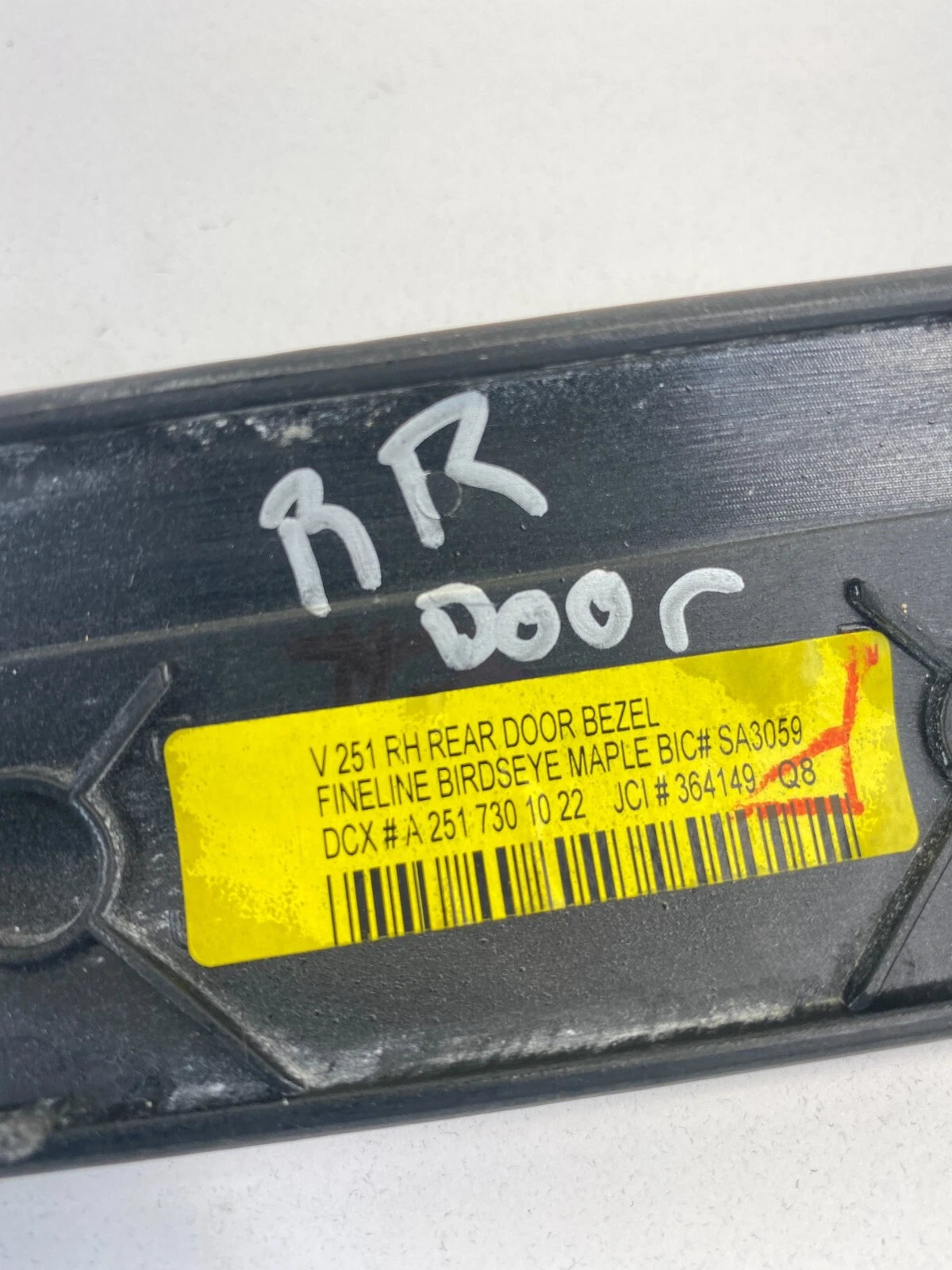 06-10 MERCEDES-BENZ R350 REAR RIGHT INTERIOR DOOR TRIM MOLDING BEZEL A2517301022