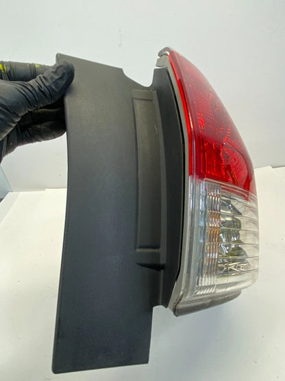 2013-2016 NISSAN PATHFINDER REAR OUTER RIGHT PASSENGER TAILLIGHT TAIL LIGHT OEM
