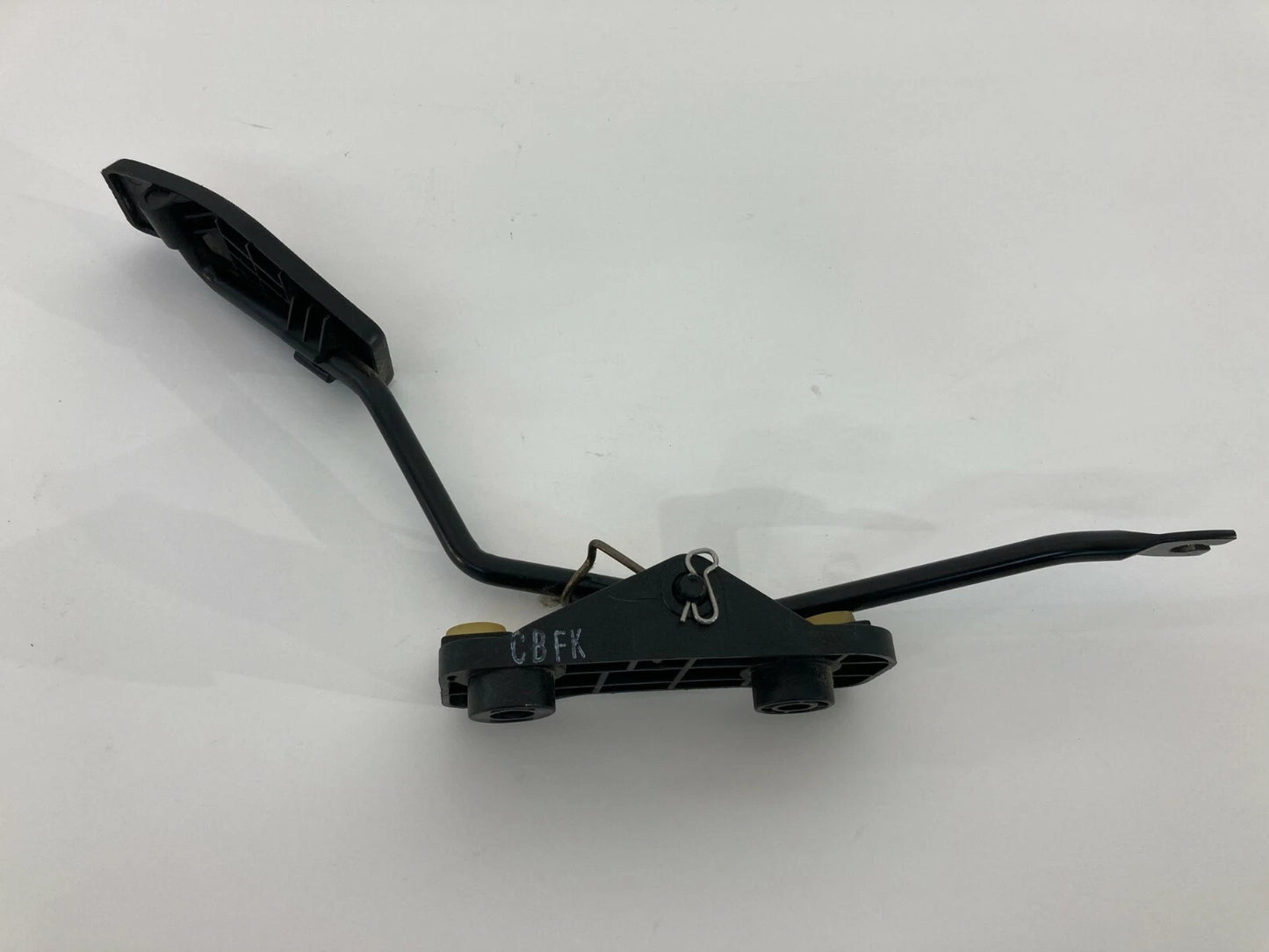 2006-2011 HYUNDAI ACCENT GAS ACCELERATOR PEDAL LEVER ARM ASSEMBLY PART UNIT OEM