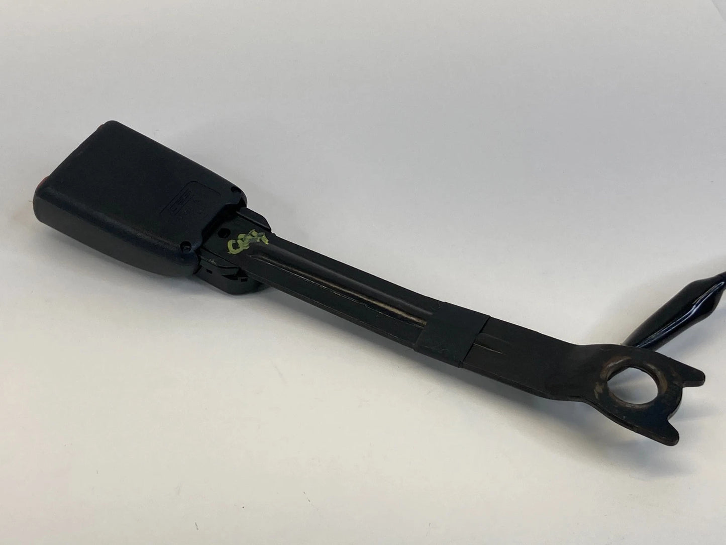 2009-2013 TOYOTA MATRIX FRONT RIGHT SIDE SEAT BELT BUCKLE ASSEMBLY