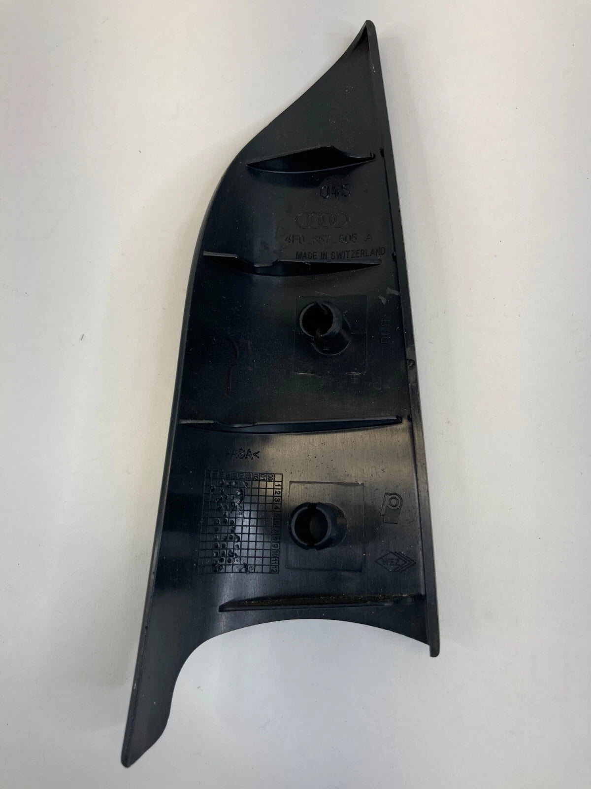 2006-2011 AUDI A6 FRONT LEFT DRIVER SIDE INNER DOOR CORNER COVER 4F0-857-505A