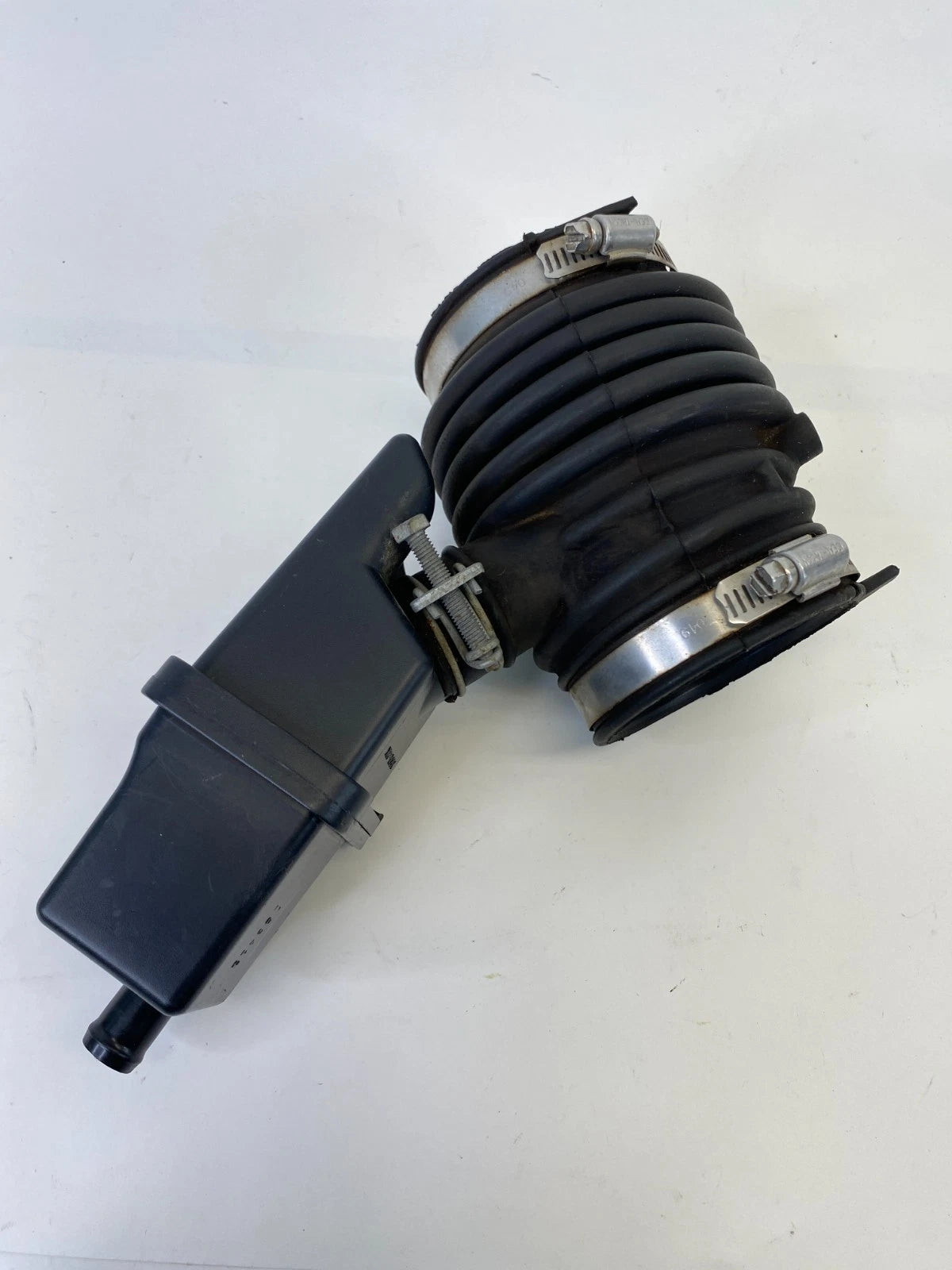 2013-2016 NISSAN PATHFINDER 3.5L V6 ENGINE AIR INTAKE HOSE DUCT RESONATOR OEM