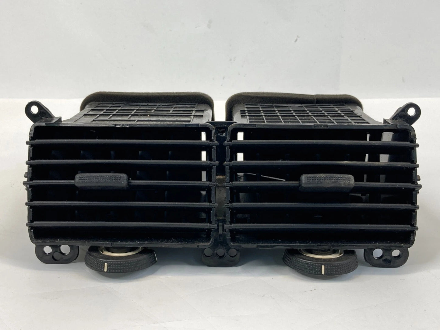 05-10 KIA SPORTAGE CENTER DASH A/C AIR VENT HEATER OUTLET DUCT GRILL 80337648