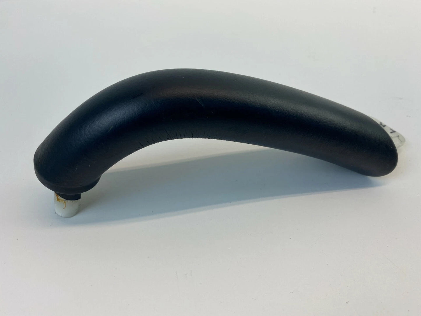 2004-2006 KIA AMANTI REAR LEFT SIDE DOOR PANEL GRAB GRIP PULL HANDLE RR LH OEM