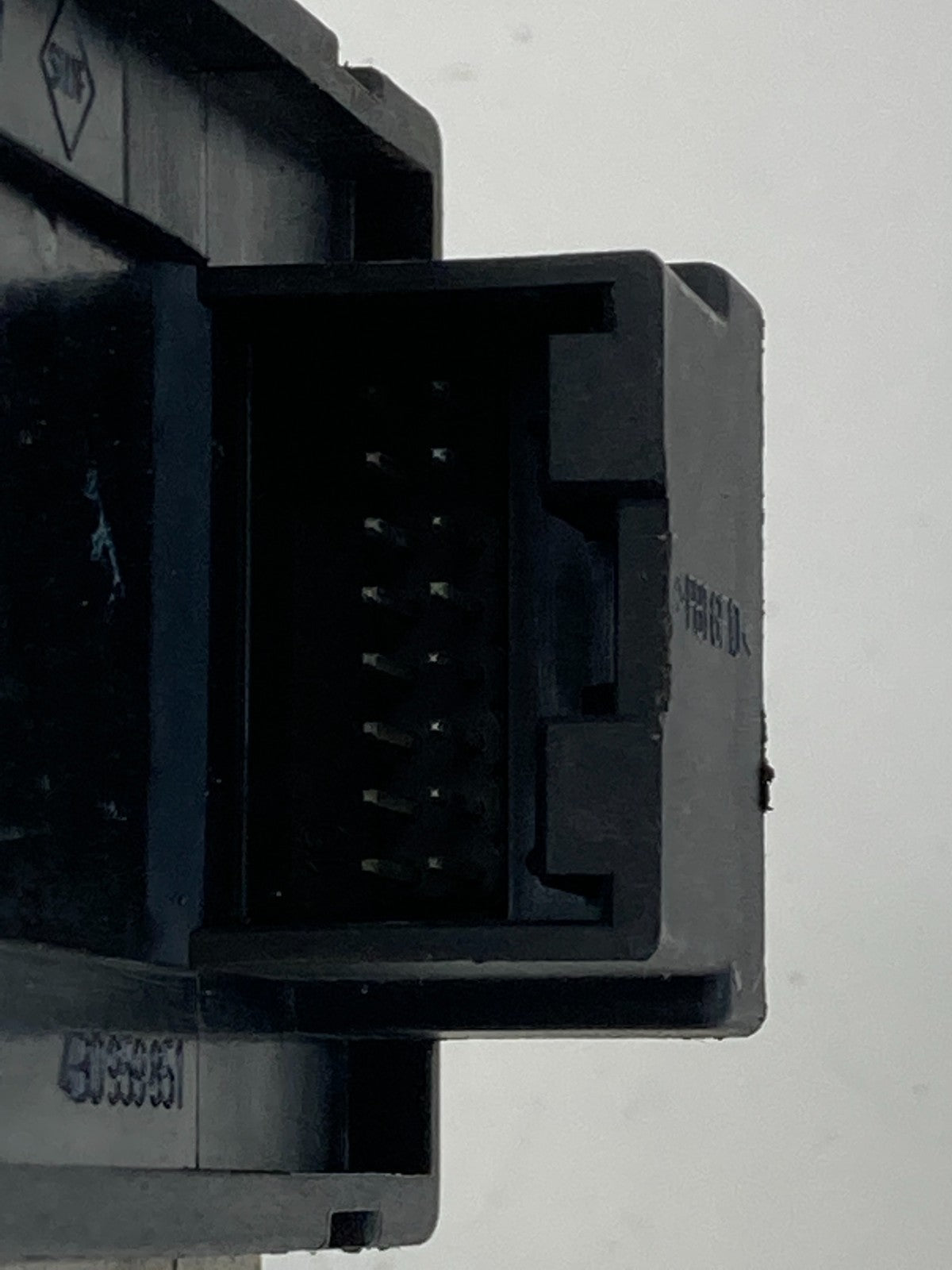 2002-2004 Audi A6 Quattro Front Left Side Master Power Window Switch 4B0-959-851