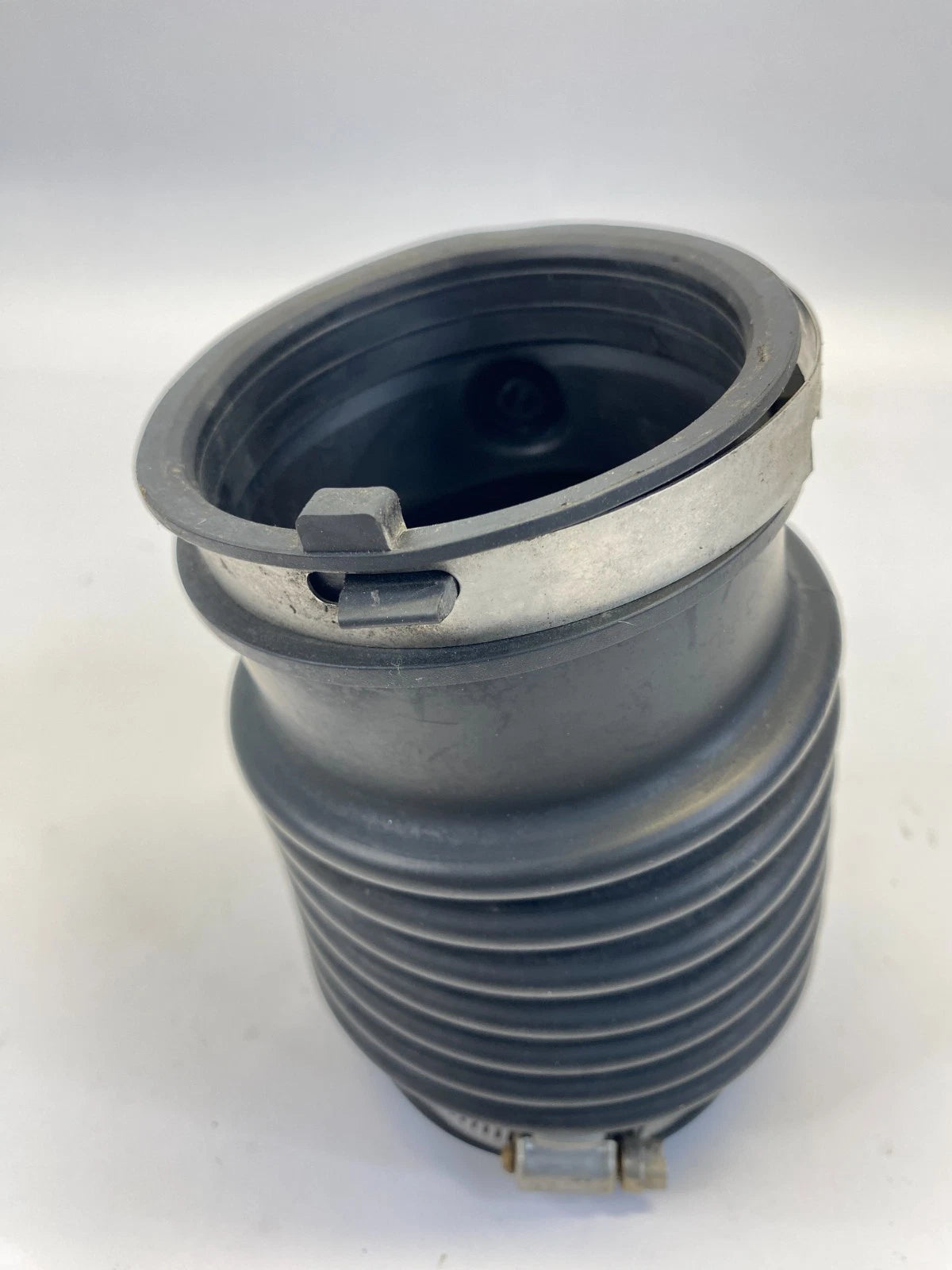 07-09 PONTIAC TORRENT 3.4L AIR CLEANER INTAKE OUTLET DUCT TUBE HOSE TO RESONATOR