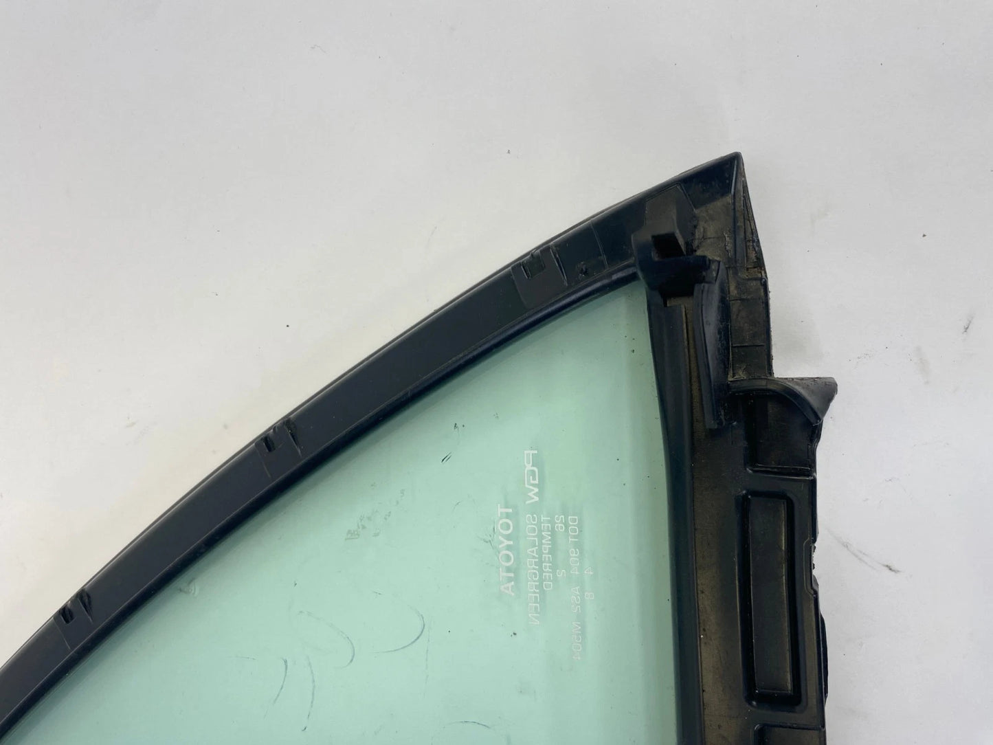 2009-2013 TOYOTA COROLLA REAR RIGHT PASSENGER SIDE QUARTER GLASS OEM 68188-02120