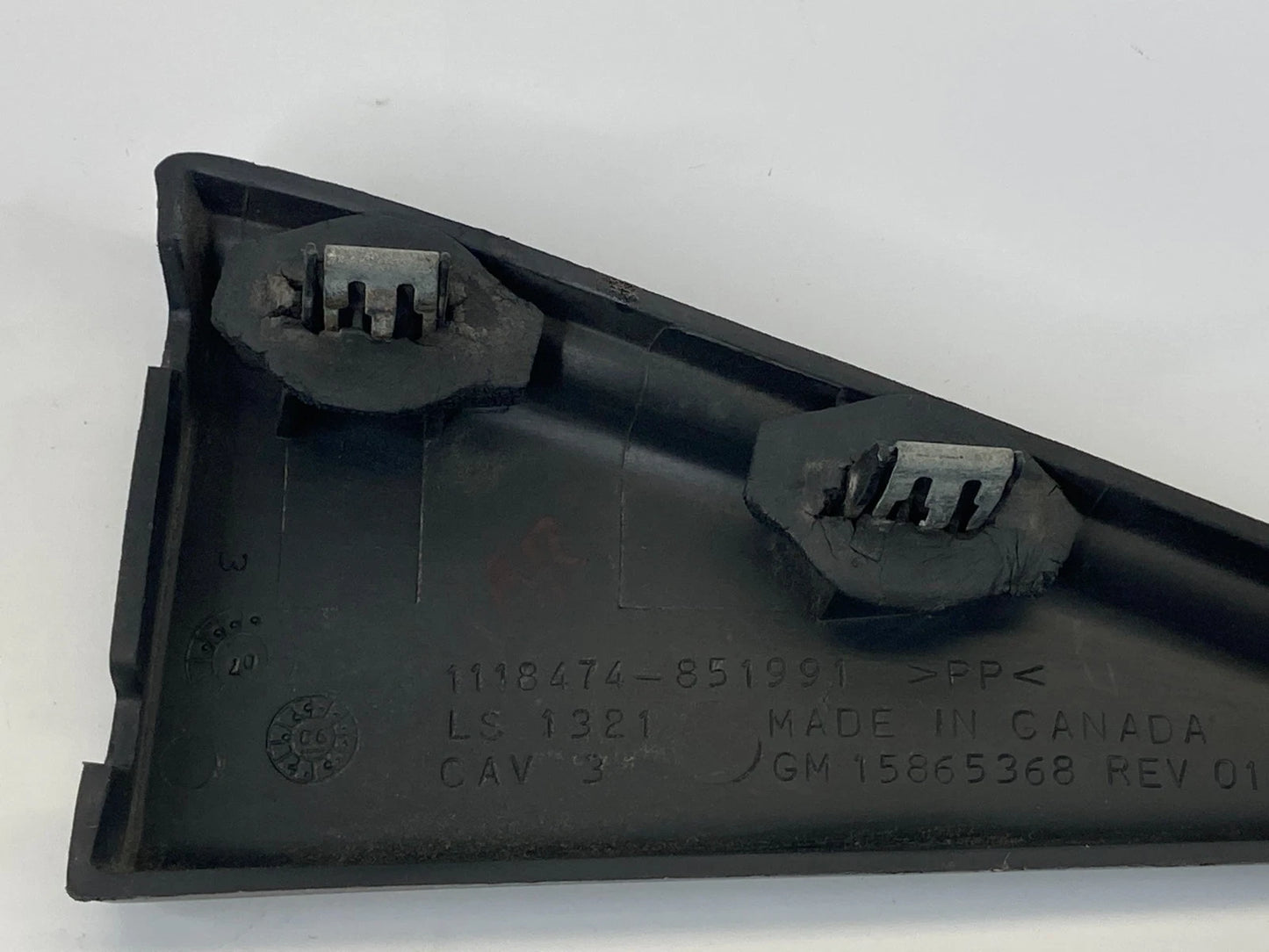 2006-2013 CHEVROLET IMPALA REAR RIGHT INNER UPPER DOOR CORNER COVER 15865368