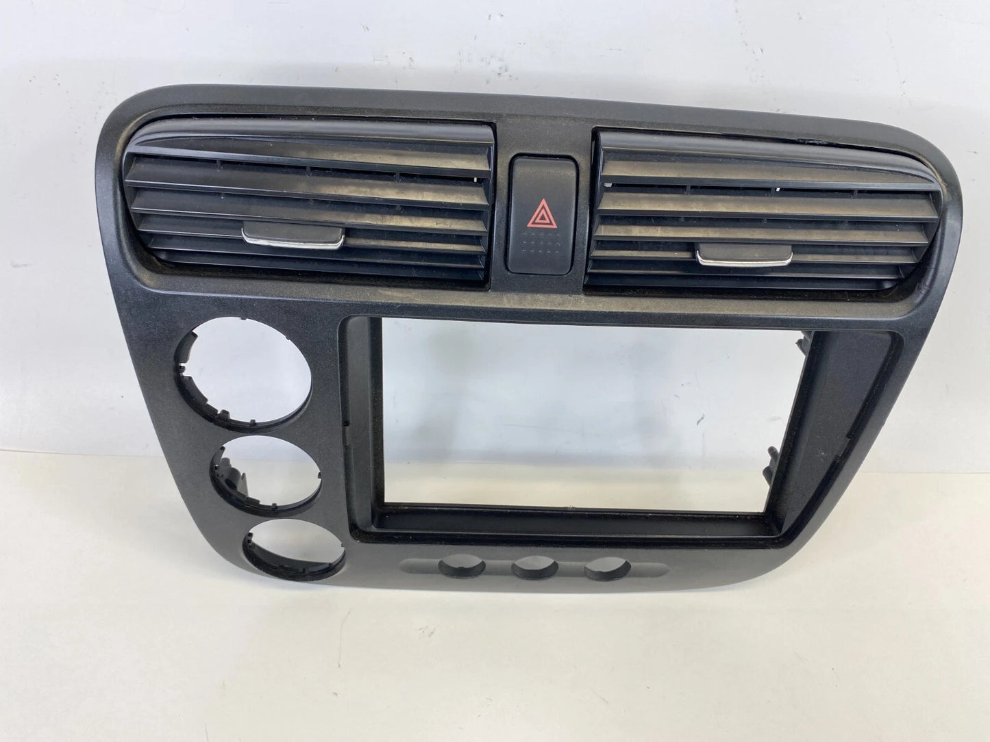 01-05 HONDA CIVIC CENTER DASH RADIO CLIMATE BEZEL PANEL W/ AIR VENT 77260S5A OEM